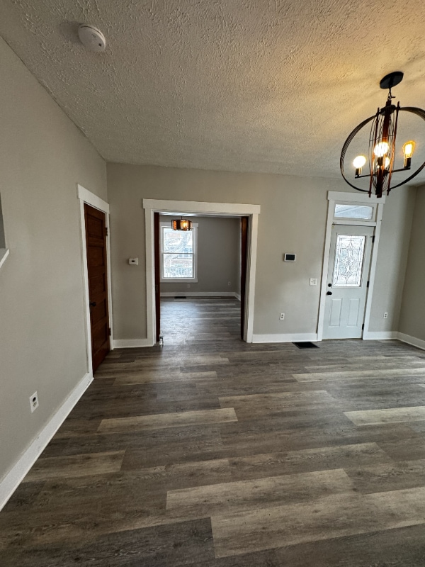 Building Photo - 53 N Oakley Ave