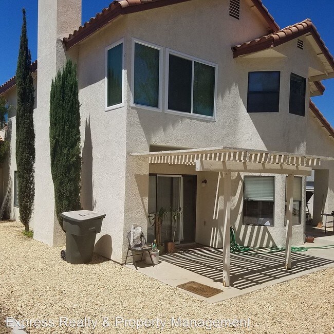Building Photo - 35152 Momat Ave