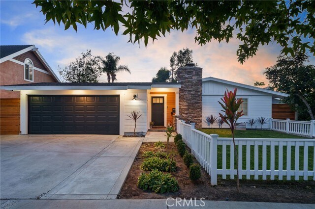 Building Photo - 2273 Columbia Dr