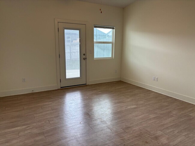 Foto del edificio - 1717/19 Hickory Creek