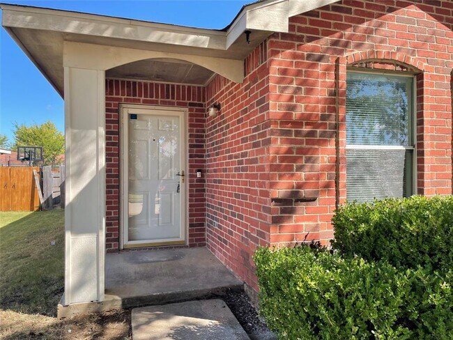 Building Photo - 516 Nuffield Ln