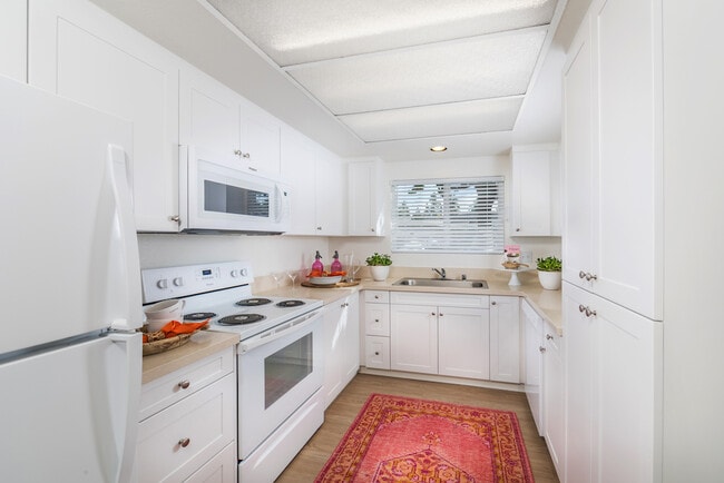 Building Photo - Windwood Glen Apartment Homes