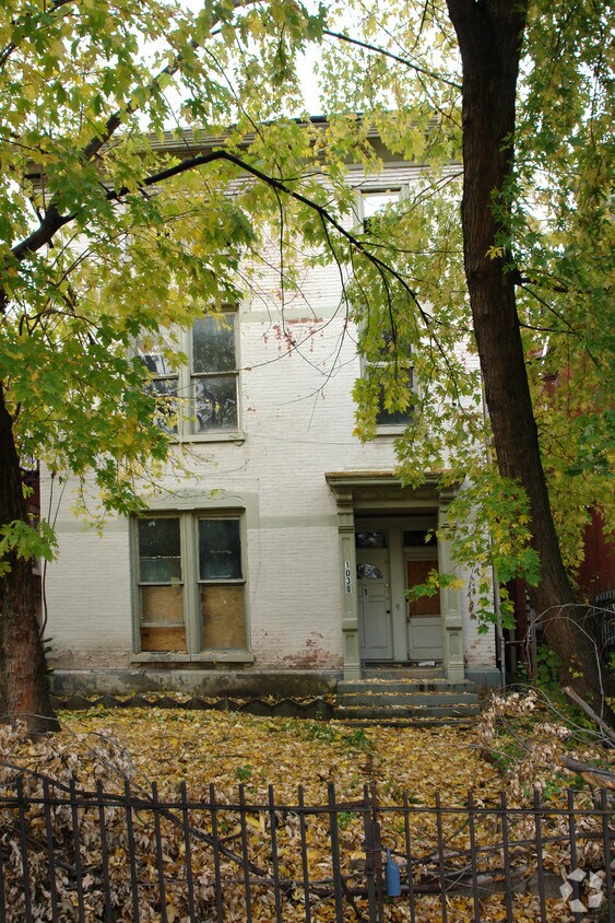 Building Photo - 1038 S 6th St