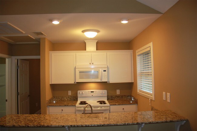 Foto del edificio - 46463-46516 Heatherwood Dr