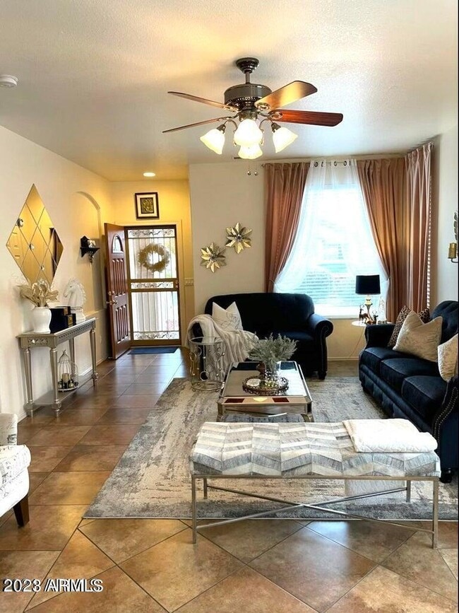 Foto del edificio - 6623 W Golden Ln