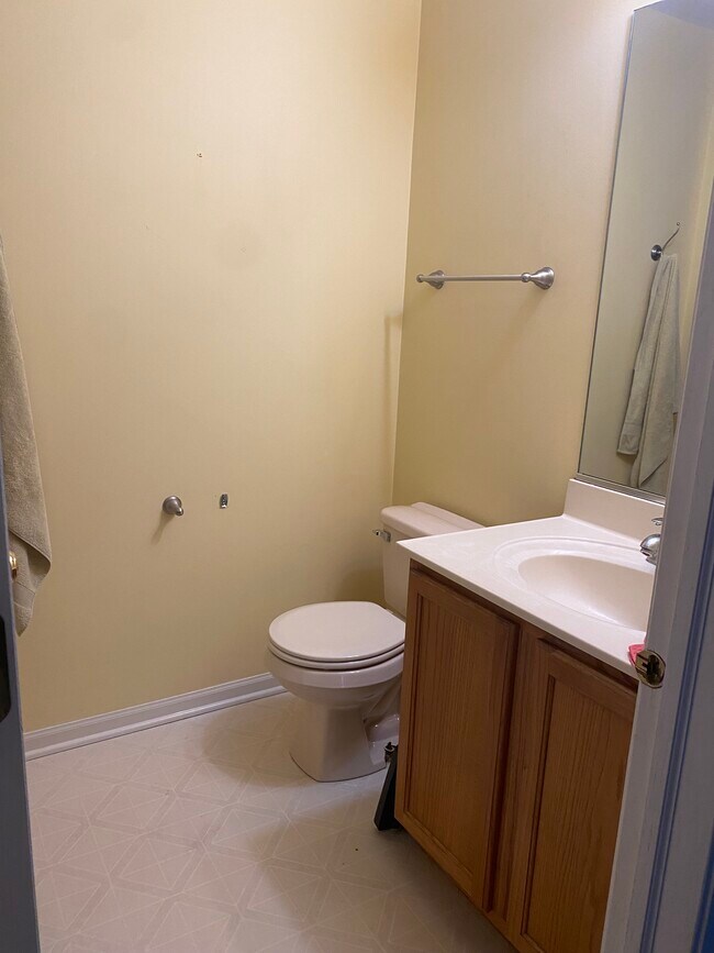 Foto del edificio - 1915 Chestnut Grove Dr