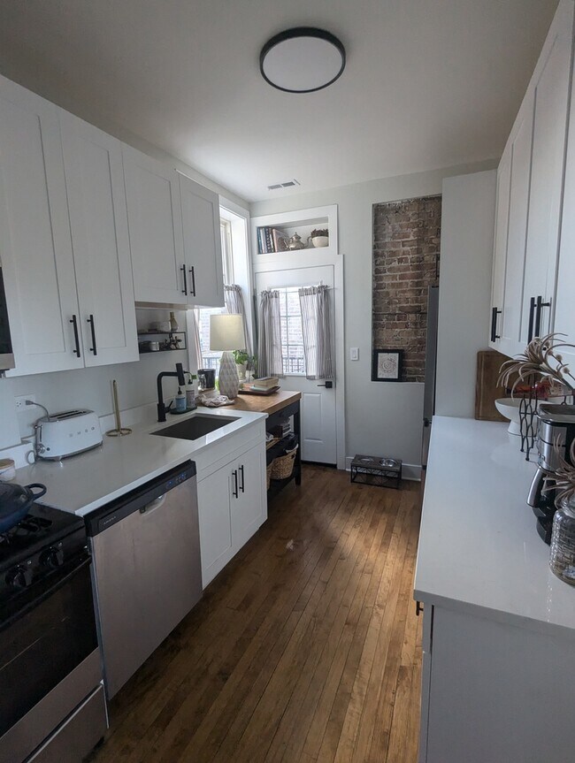 Foto del edificio - 958 N Winchester Ave