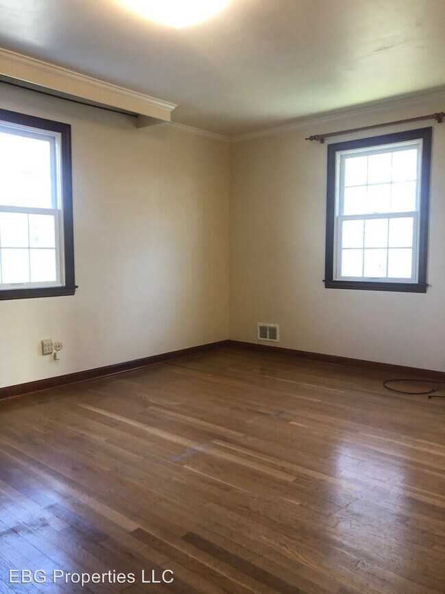 Building Photo - 2 br, 2.5 bath House - 111 Heidcrest Dr