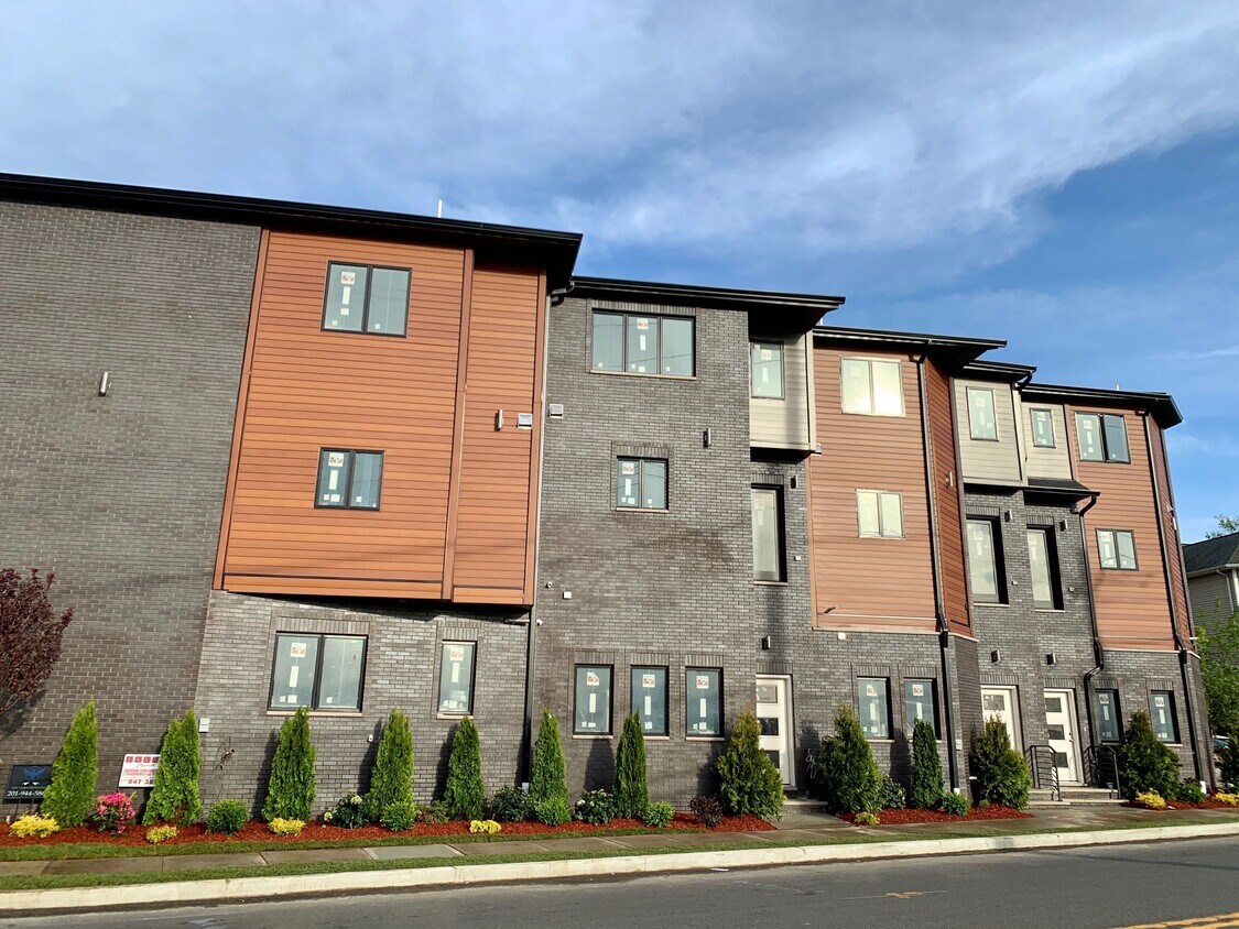 Foto principal - 82 W Ruby Ave