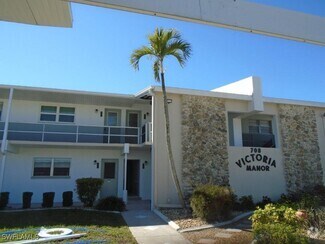 Building Photo - 708 Victoria Dr