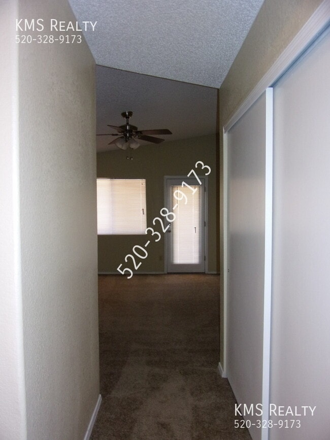 Building Photo - 5958 S Wood Crest Dr