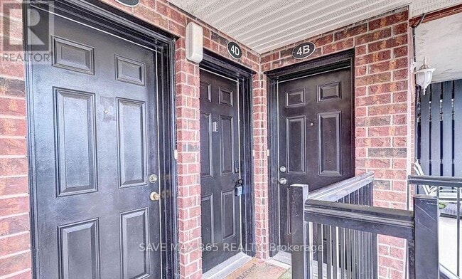 Building Photo - 45-45 Cedarhill Crescent