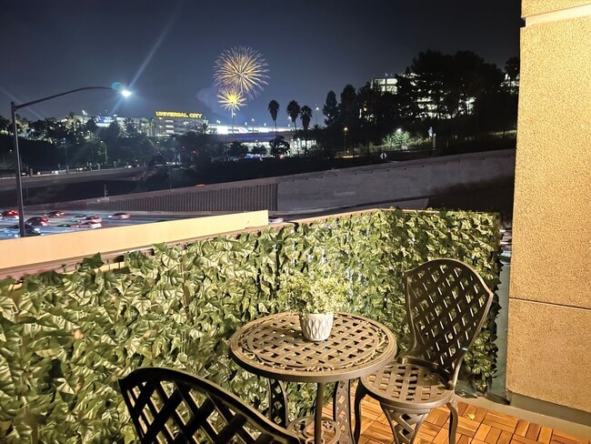 Building Photo - Cahuenga Place