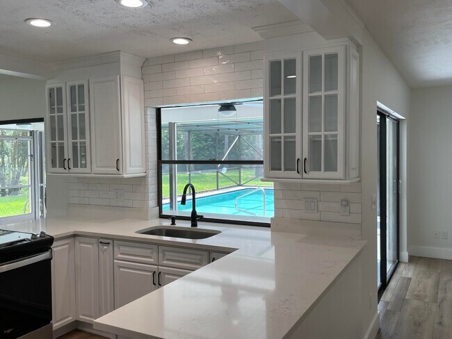 Foto del edificio - 5814 Tidewater Dr
