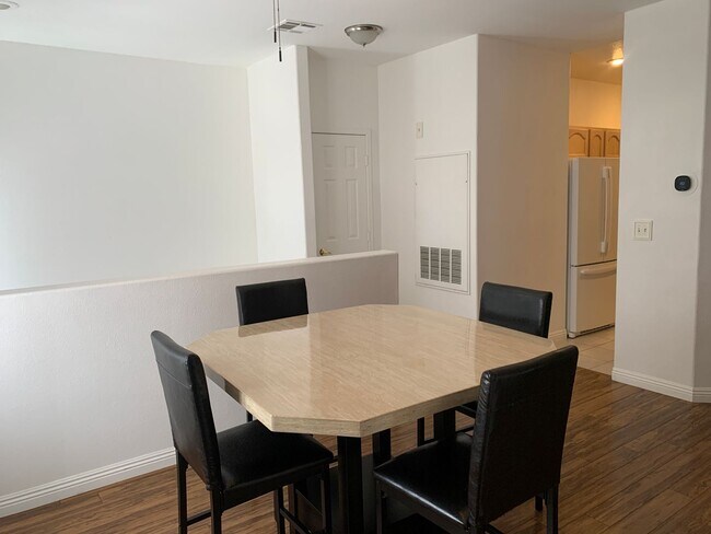 Foto del edificio - Lovely furnished Green Valley condo in Res...