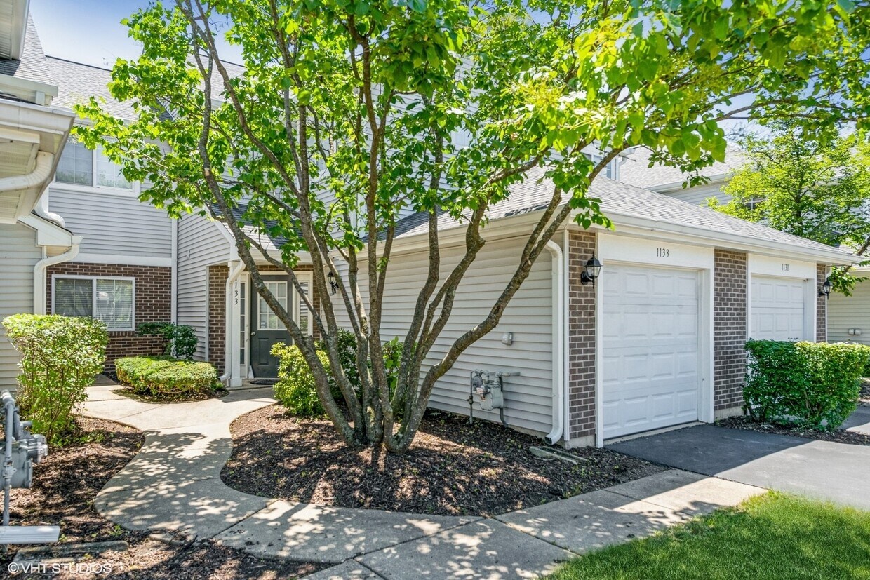 Primary Photo - 1133 Cambria Ln N