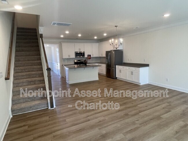Building Photo - 4023 Black Ct