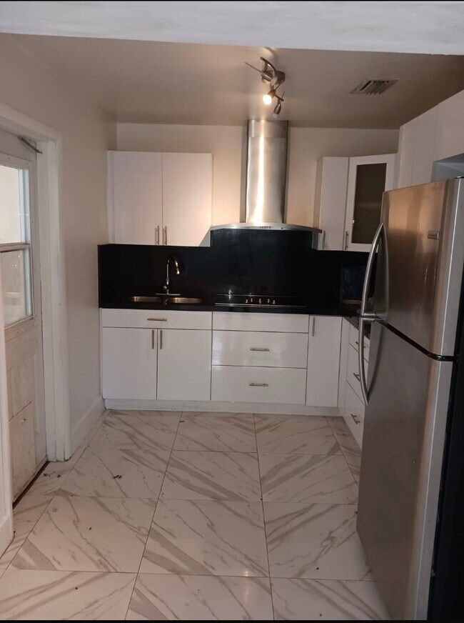 Foto del edificio - 13895 NW 5th Ct
