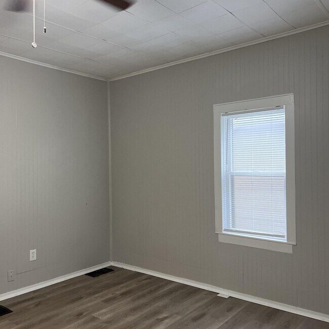 Foto del edificio - 529 Ann Ave