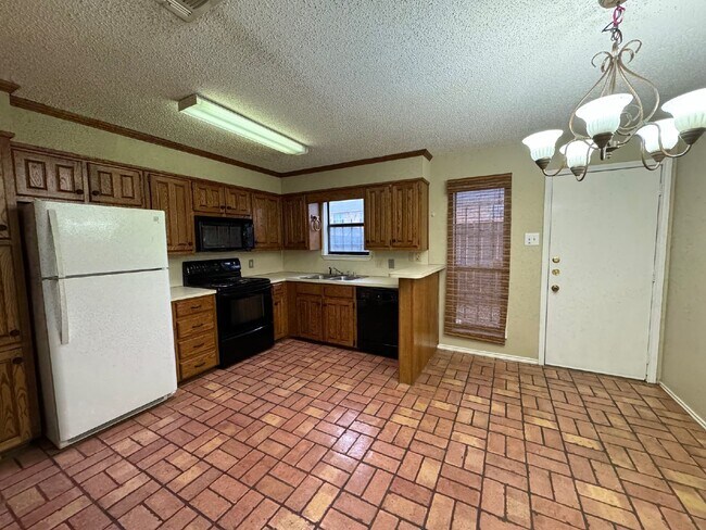 Building Photo - Condo Close To Baylor!