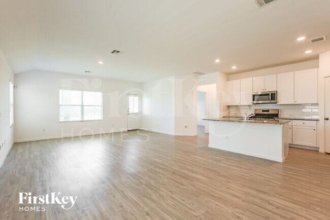 Foto del edificio - 1228 Treehouse Ln