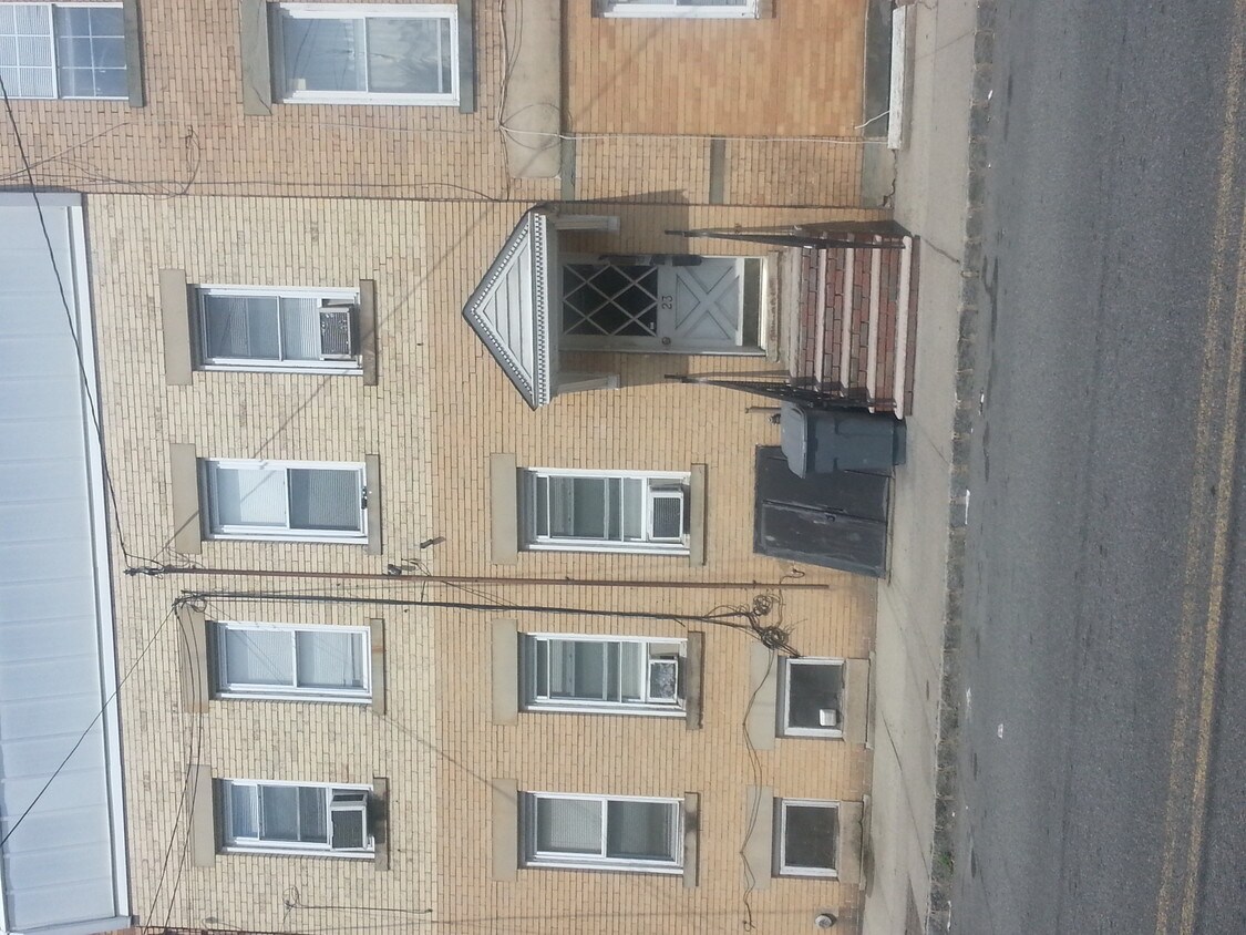 Primary Photo - 23 Belmont Ave