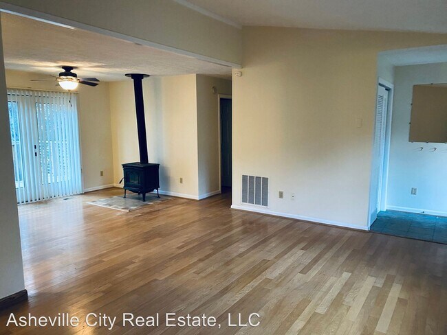 Foto del edificio - 3 br, 2 bath House - 45 Mauricet Lane