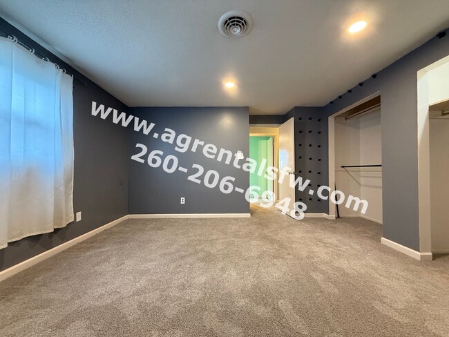 Building Photo - 3 Bedroom Home