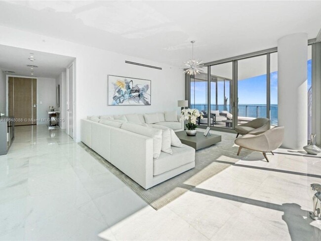 Building Photo - 15701 Collins Ave