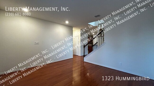 Building Photo - 1323 Hummingbird-