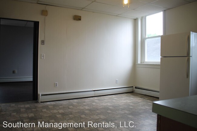 Foto del edificio - 3 br, 1 bath House - 32 Church St. Apt B, ...