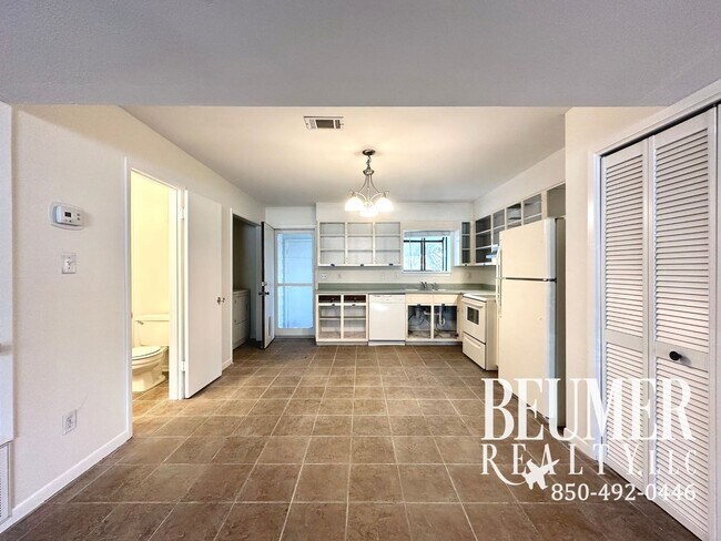 Building Photo - Coastal 2br 1.5 bath Townhome for Rent