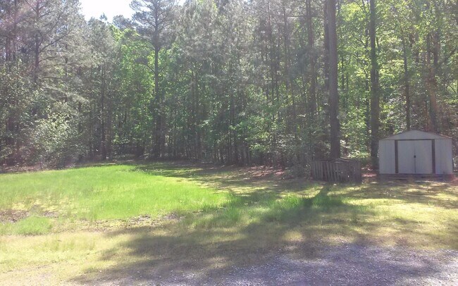 Foto del edificio - Country living in Glen Allen three bedroom2.5 bath home.