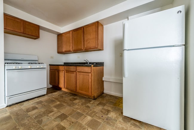 Building Photo - 8345-49 S Drexel Ave