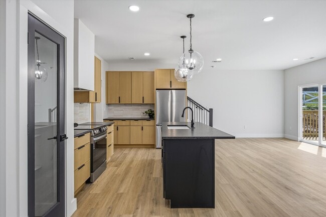 Photo - 116 Winstead St SW House