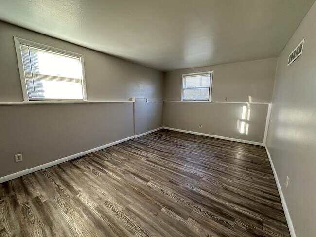 Foto del edificio - 2433 Jonathan Ave