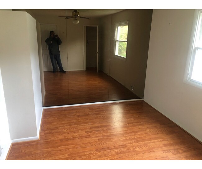Foto del edificio - 9083 Meadow Heights Rd
