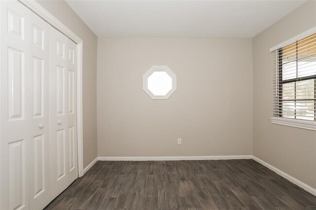 Foto del edificio - 28419 Champion Oaks Dr
