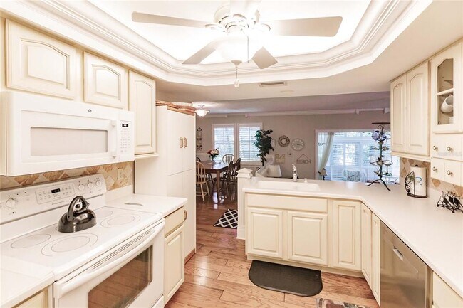 Building Photo - 6030 E Peppertree Way