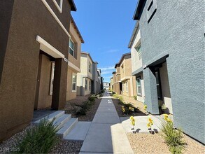 Building Photo - 4830 Currant Rdg Ave