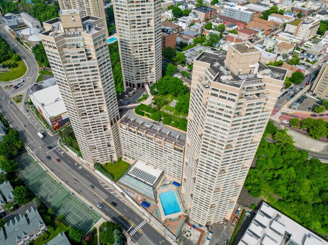 Foto del edificio - 7004 JFK Blvd E