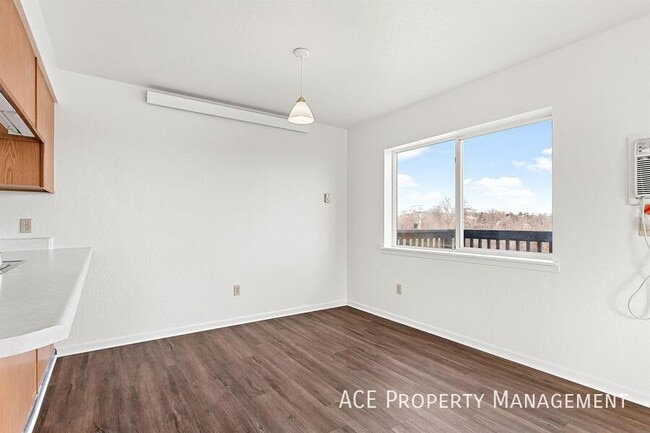 Building Photo - 720 Mallow St