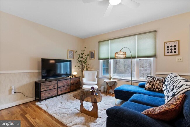 Foto del edificio - 516 Hollingsworth Dr