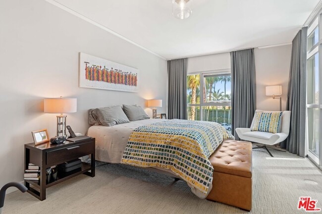 Foto del edificio - 13650 Marina Pointe Dr