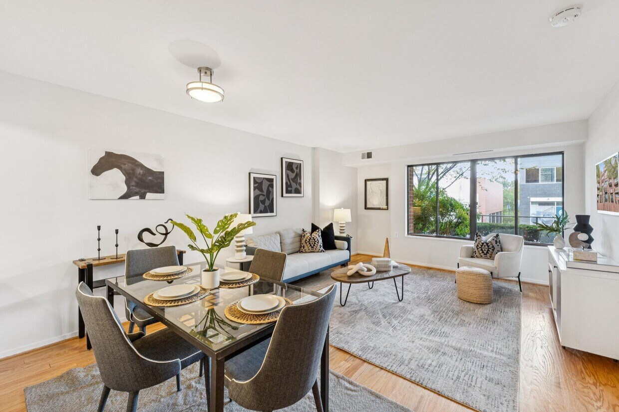 Photo - 2320 Wisconsin Ave NW (Washington, DC)