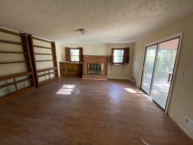 Building Photo - 180 W Grantville Rd