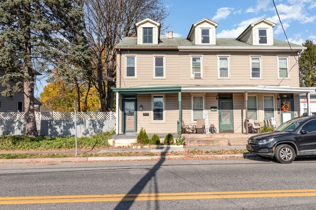 Building Photo - 306 W Simpson St
