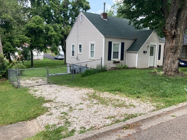 Building Photo - Rental Amount REDUCED!