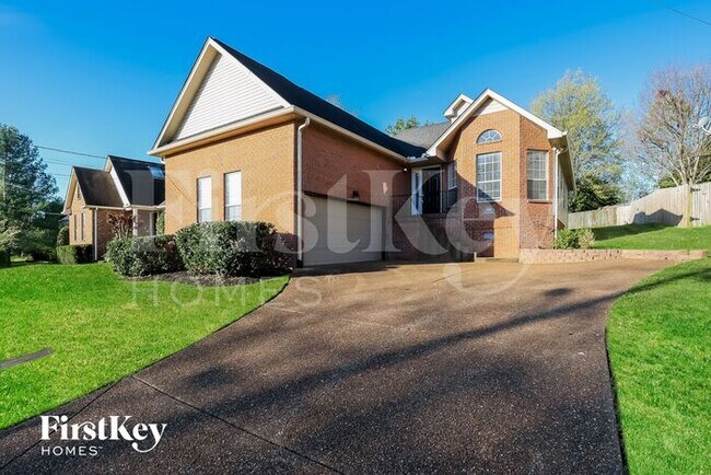 Building Photo - 1420 Woodfield Drive