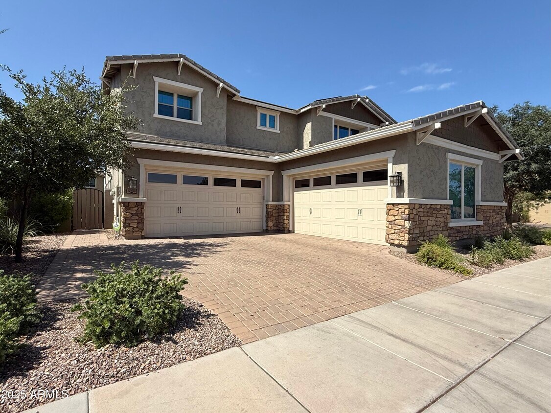 Primary Photo - 10463 E Sanger Ave